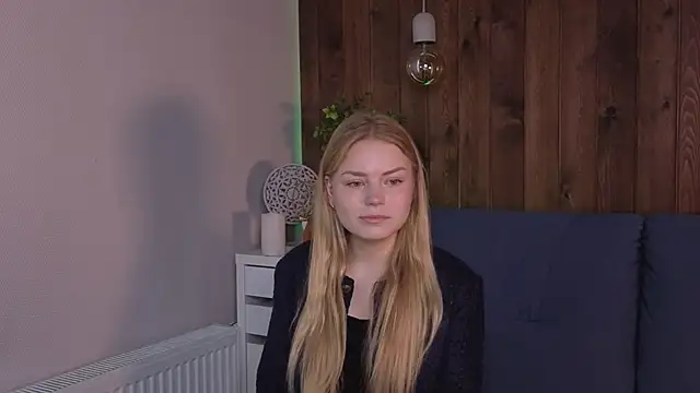 LavonaMadlem online show from 05-17-26, 08:34