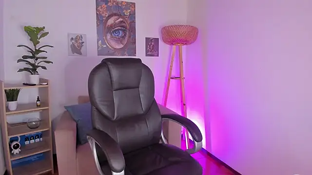 NaomiSaenz  online show from 07-10-26, 02:41