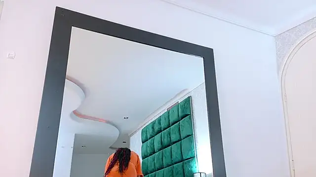 Elektradoll1 online show from 06-03-26, 11:57