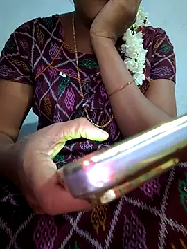 Tamil Hot HoneyBee online show from 07-07-26, 04:33
