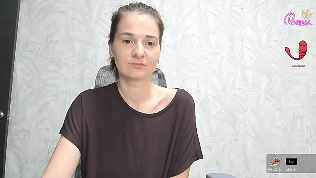 Snapshot of KetrinaEll chatting on 05-29-26, 04:32 KetrinaEll online show from 05-29-26, 04:32