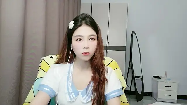 Snapshot of xiaoxiaohong030 chatting on 06-06-26, 11:26 xiaoxiaohong030 online show from 06-06-26, 11:26