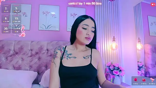 Snapshot of Ariana_west_ chatting on 06-03-26, 01:03 Ariana west online show from 06-03-26, 01:03
