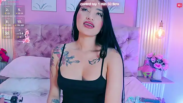 Snapshot of Ariana_west_ chatting on 06-03-26, 02:33 Ariana west online show from 06-03-26, 02:33