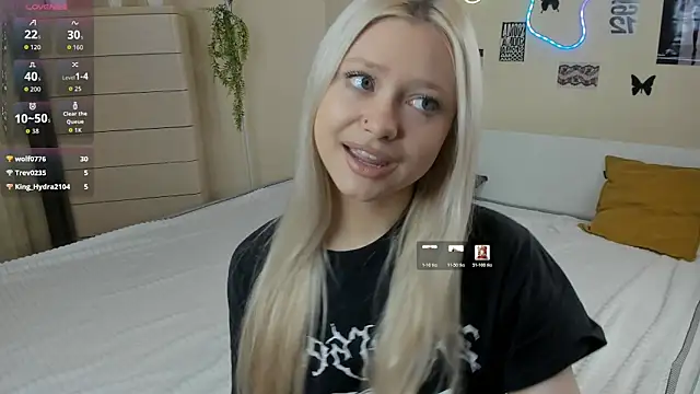 Snapshot of MidnightPoise chatting on 05-04-26, 05:47 MidnightPoise online show from 05-04-26, 05:47