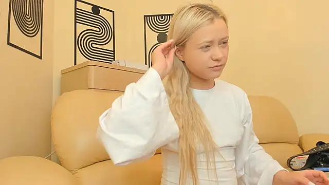 MidnightPoise online show from 06-21-26, 05:54