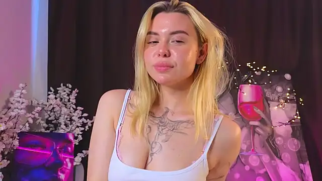 AveriRigby online show from 05-08-26, 10:53