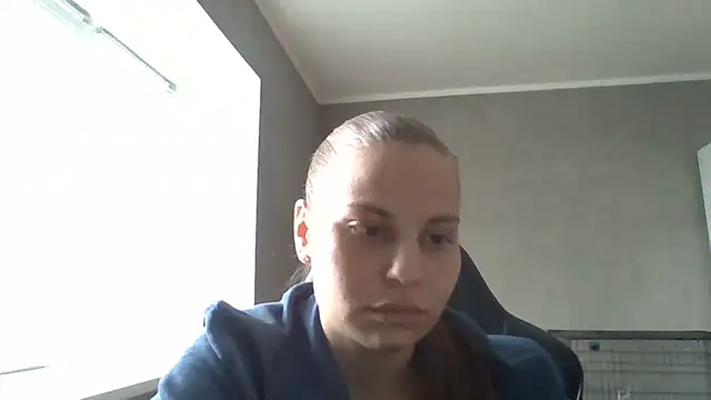  Linsyy ee  online show from 05-01-26, 01:48