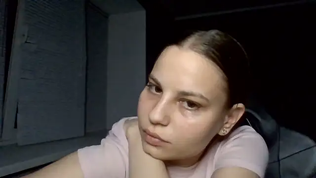  Linsyy ee  online show from 06-10-26, 08:41