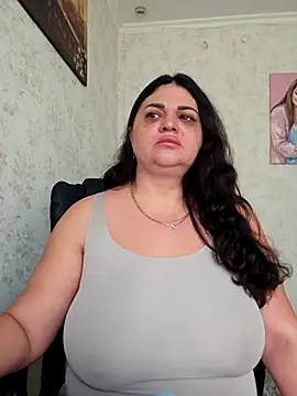 -CUTE-EVVIL- online show from 05-10-26, 06:29