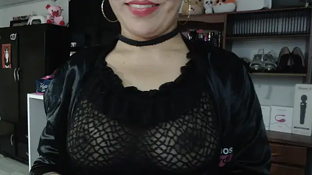 Snapshot of nadia__abaud chatting on 02-08-25, 12:38 nadia abaud online show from 02-08-25, 12:38