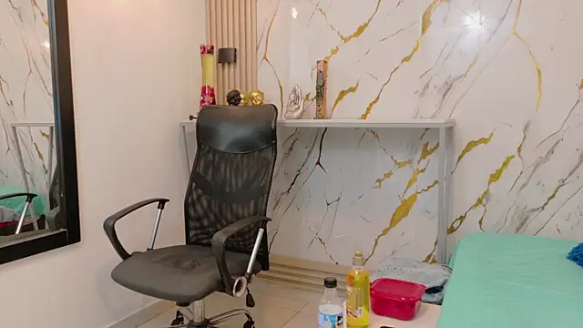 Zayn Fox32 online show from 07-27-26, 06:48