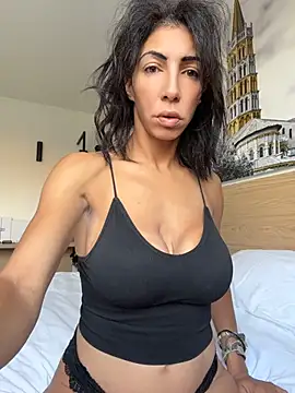 Yasmiinee online show from 07-21-26, 06:16