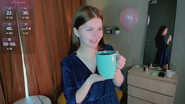 LeyaBloom online show from 05-18-26, 10:32
