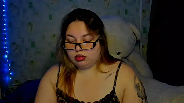 Snapshot of LillyHaigh chatting on 06-21-26, 06:21 LillyHaigh online show from 06-21-26, 06:21