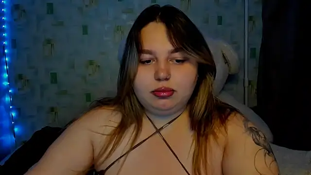 Snapshot of LillyHaigh chatting on 07-17-26, 08:35 LillyHaigh online show from 07-17-26, 08:35