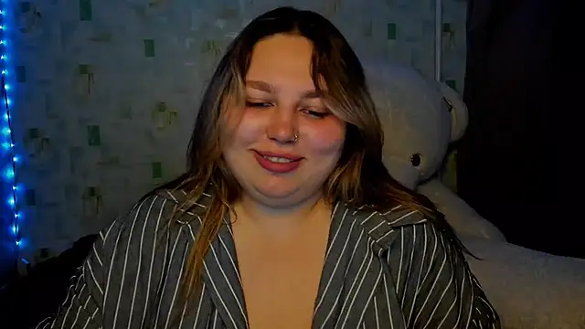 Snapshot of LillyHaigh chatting on 07-20-26, 08:44 LillyHaigh online show from 07-20-26, 08:44