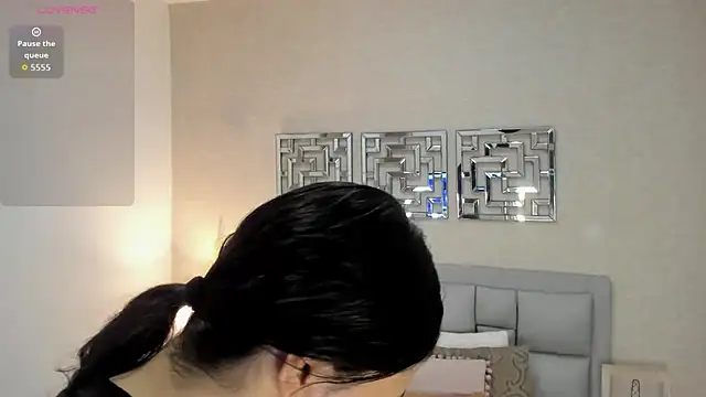 sofia  thompson online show from 05-16-26, 12:18