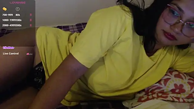 Lily     online show from 05-07-26, 09:31