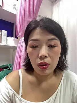 Snapshot of milkwine chatting on 05-03-26, 01:06 milkwine online show from 05-03-26, 01:06