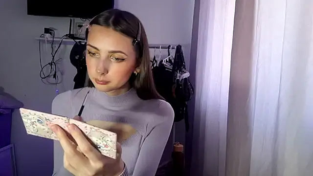 MiaNoir  online show from 04-30-26, 09:26