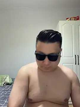 Snapshot of langzi-888 chatting on 06-11-26, 05:44 langzi-888 online show from 06-11-26, 05:44