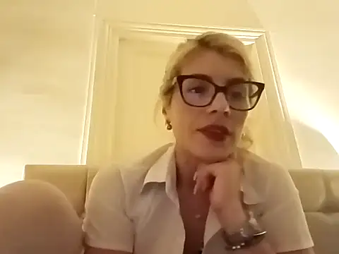 Snapshot of Goddess-Anne chatting on 06-06-26, 09:19 Goddess-Anne online show from 06-06-26, 09:19