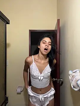 mia moonna online show from 05-21-26, 11:39