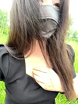 Snapshot of lynn-156 chatting on 05-23-26, 04:39 lynn-156 online show from 05-23-26, 04:39