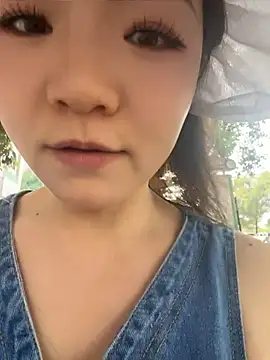 xiaochengzi505 online show from 07-06-26, 01:24