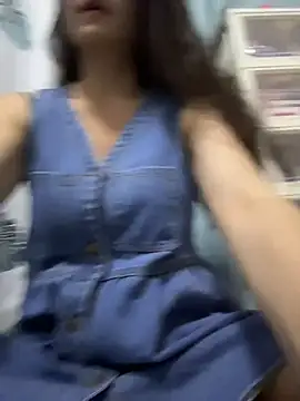 xiaochengzi505 online show from 07-10-26, 02:08