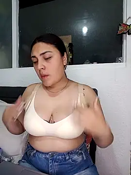 Snapshot of -brendda- chatting on 05-11-26, 03:56 -brendda- online show from 05-11-26, 03:56