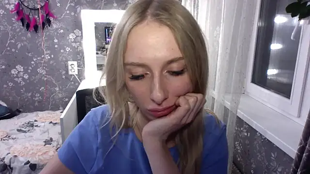 AliceTwinkle online show from 04-30-26, 08:57