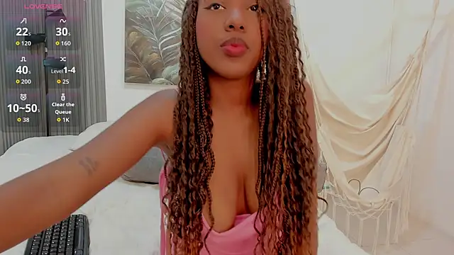 Snapshot of Kiara_Curls chatting on 07-28-26, 12:48 Kiara Curls online show from 07-28-26, 12:48