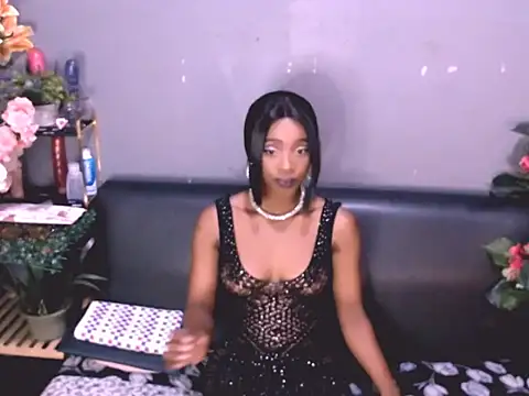 LolaSavageXO online show from 05-19-26, 06:47