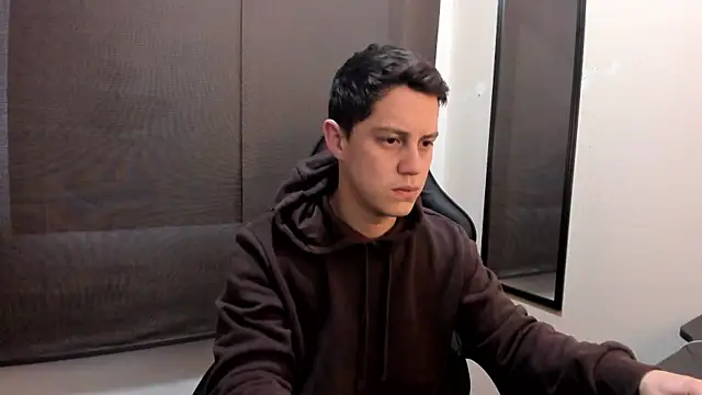 Snapshot of KendricTorres chatting on 07-03-26, 01:17 KendricTorres online show from 07-03-26, 01:17