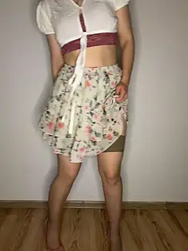 SweetyLucy555 online show from 06-10-26, 10:30