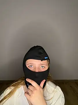 SweetyLucy555 online show from 06-12-26, 11:35