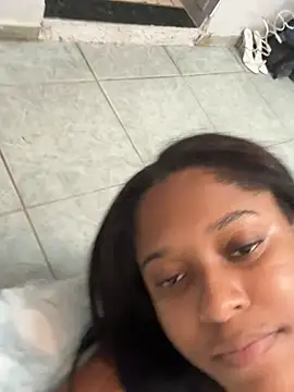 camillevi31 online show from 04-27-26, 07:34