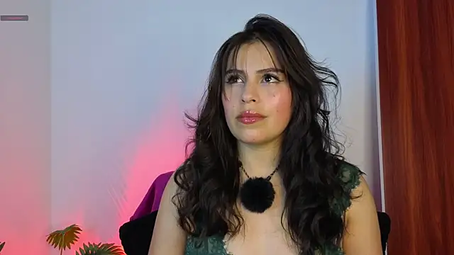 Yenifer 27 online show from 05-06-26, 03:02
