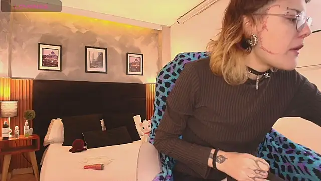 Rossiee huntt online show from 05-19-26, 01:39