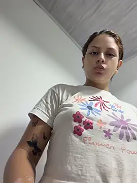 HayleyRoss  online show from 06-20-26, 10:23