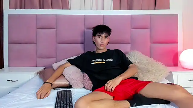 Snapshot of christopher_robin4 chatting on 05-02-26, 07:41 christopher robin4 online show from 05-02-26, 07:41