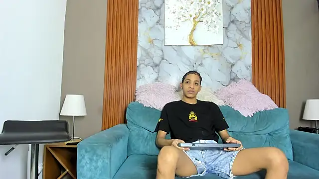 Snapshot of LOVE_GUYS1 chatting on 05-01-26, 01:26 LOVE GUYS1 online show from 05-01-26, 01:26