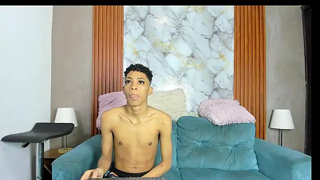 LOVE GUYS1 online show from 06-28-26, 01:28