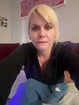 Ever Hayden online show from 04-29-26, 01:10