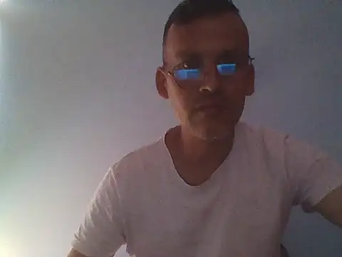 jairo43 online show from 07-04-26, 02:23