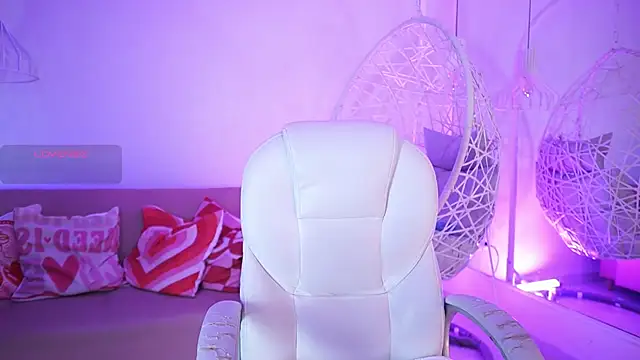 VioletJoness  online show from 06-26-26, 11:36