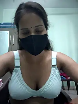 LovelyNidhi online show from 05-19-26, 08:42