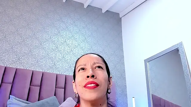 Snapshot of DianaRed_ chatting on 05-14-26, 08:26 DianaRed online show from 05-14-26, 08:26